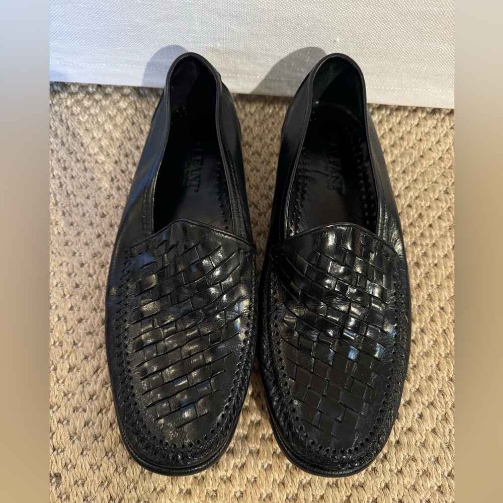 Black leather made in Italy Alfani flexible construction loafers. Size 8